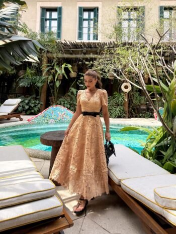 Vestido Midi Caramelo em Renda Isadora