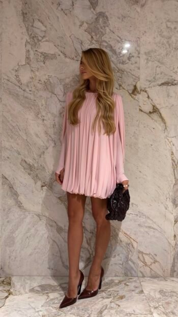 Vestido Curto em Jersey com Manga Capa