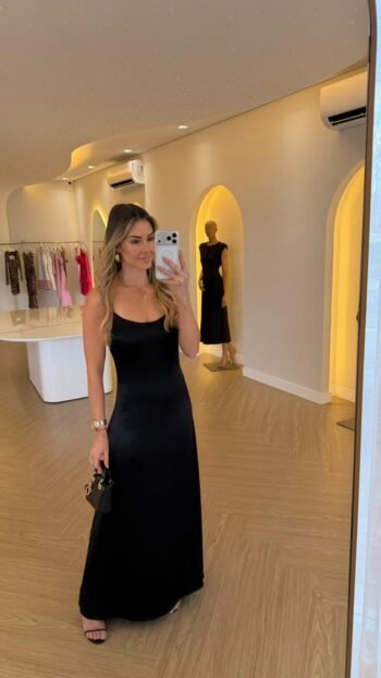 Vestido Slip Midi Preto Acetinado by Nicole Rocha