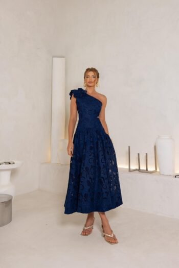 Vestido Midi em Renda Azul Marinho