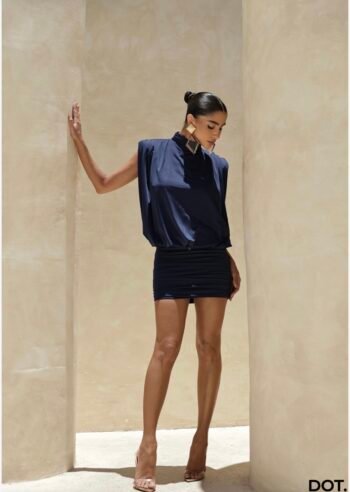 Vestido Curto Com Ombreira 