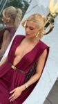 Vestido Curto Drapeado com Capa e Cinto Marsala