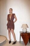 Vestido Curto Drapeado com Capa e Cinto