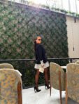Vestido Curto com Casaco Risca De Giz e Renda Affair