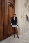 Vestido Curto com Casaco Risca De Giz e Renda Affair