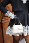 Vestido Curto com Casaco Risca De Giz e Renda Affair