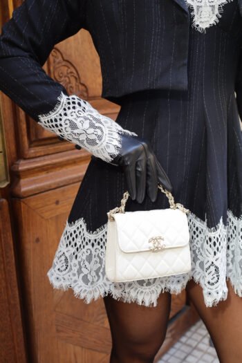 Vestido Curto com Casaco Risca De Giz e Renda Affair - Foto 2