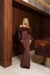 VESTIDO LONGO JERSEY COM DECOTE PELOS