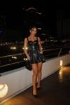 Vestido Curto de Couro Preto Com Renda Romance