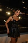 Vestido Curto de Couro Preto Com Renda Romance
