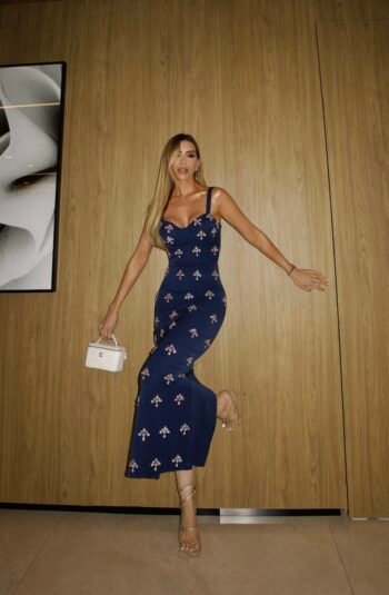 Vestido Astrale Midi Bordado Azul Marinho