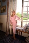 Vestido Victoria Midi de Crepe Alfaiataria Premium com Capa em Tule Rosa