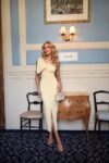 Vestido Verena Midi Assimétrico de Crepe Alfaiataria Amarelo Manteiga