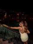 Vestido Curto Drapeado com Pedrarias