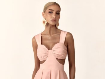 Vestido Midi com Busto Drapeado e Recortes Laterais - Foto 2