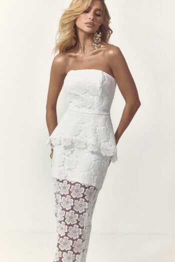 Vestido Midi em Renda Guipir com Peplum Off - Foto 2