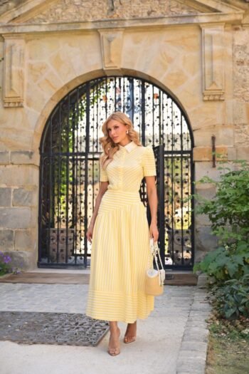 Vestido Riviera Midi Listrado Amarelo e Off-White