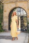 Vestido Riviera Midi Listrado Amarelo e Off-White