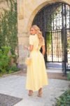 Vestido Riviera Midi Listrado Amarelo e Off-White
