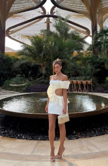 Vestido Curto Tomara que Caia Off