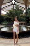 Vestido Curto Tomara que Caia Off