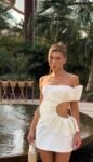 Vestido Curto Tomara que Caia Off