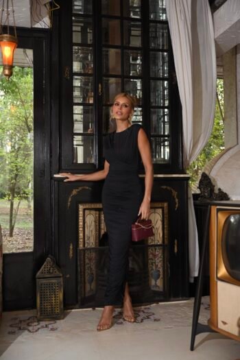 Vestido Eve Midi Vermelho em Crepe Premium com Pedrarias - Foto 2