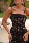 Vestido Luma Midi Preto em Tule Rendado e Crepe Alfaiataria Premium