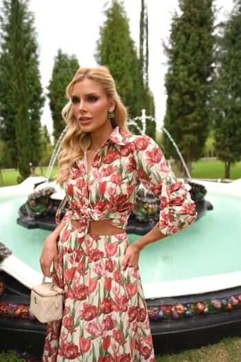 Vestido Yasmin Midi Rosa Candy com Capa em Crepe Alfaiataria Premium com Pedrarias - Foto 2