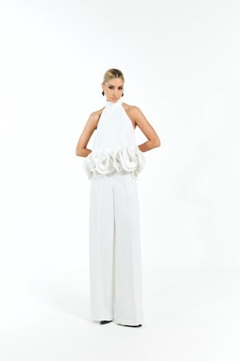 Conjunto Blusa Gola Alta Peplum Escultura e Calça em Alfaiataria Off