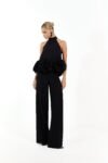 Conjunto Blusa Gola Alta Peplum Escultura e Calça em Alfaiataria Preto