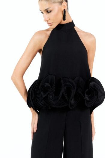 Conjunto Blusa Gola Alta Peplum Escultura e Calça em Alfaiataria Preto - Foto 2